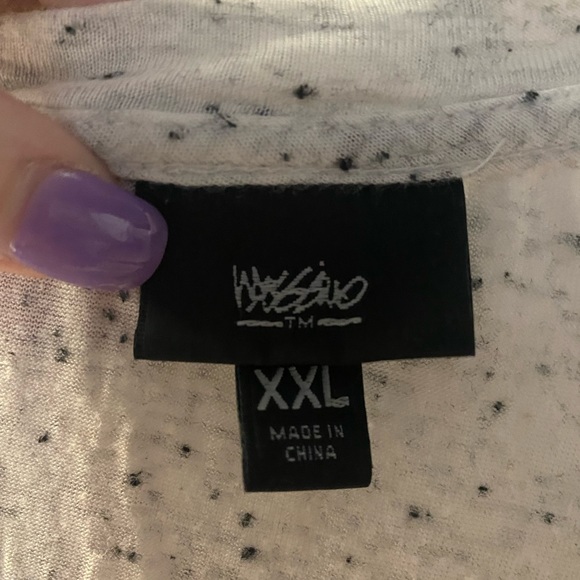 Light gray & black heathered dolphin hem tee with open side slits - Picture 2 of 4